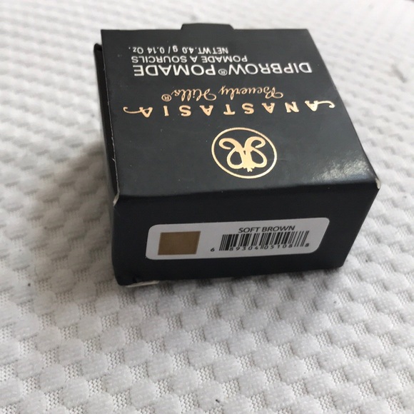 New Eyebrow Pomade In Soft Brown Makeup Filler